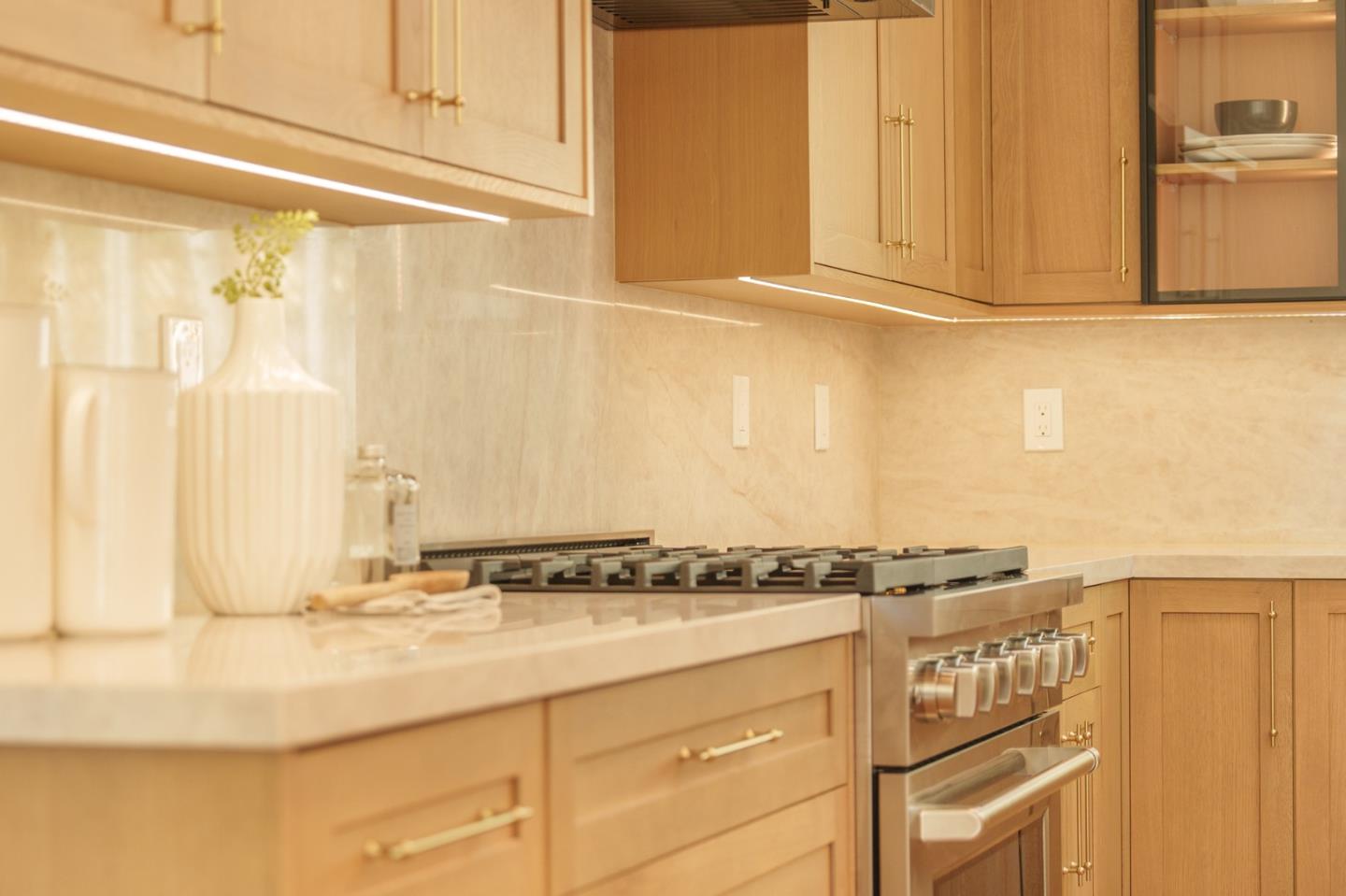 Front Image Thumbnail for ML82032575