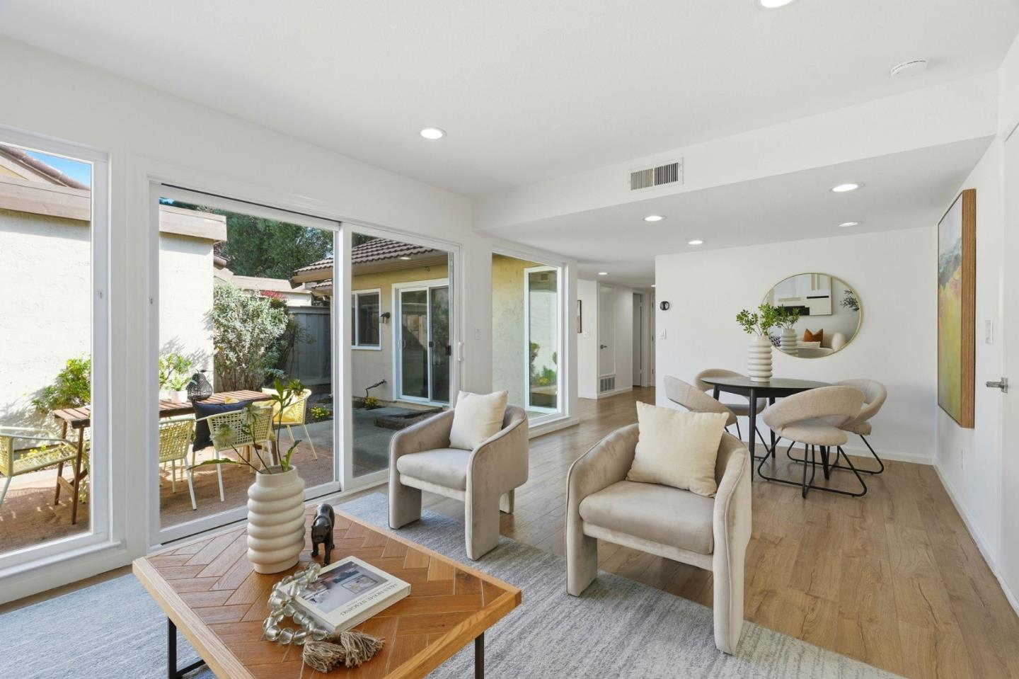 Front Image Thumbnail for ML82032615