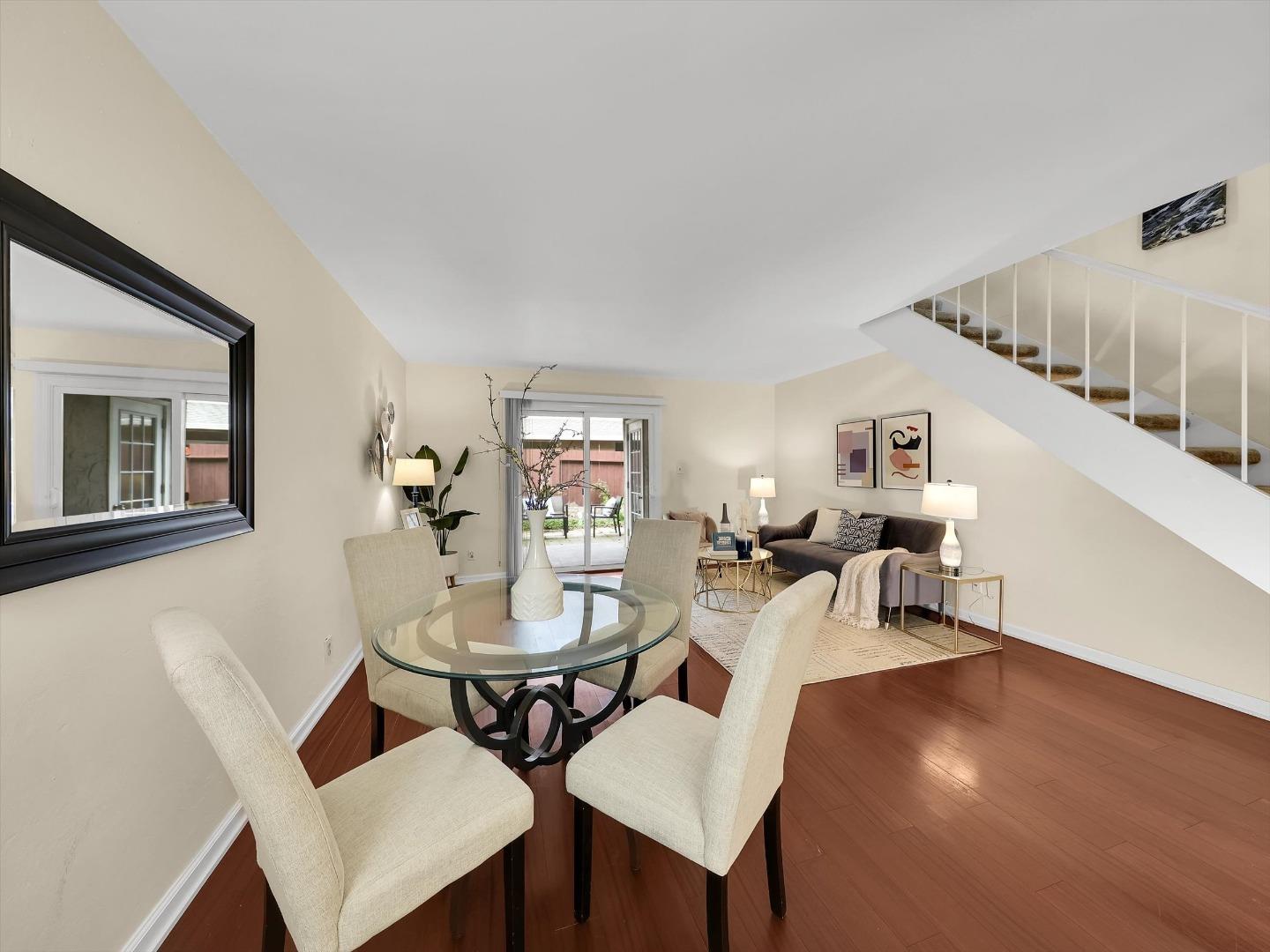 Front Image Thumbnail for ML82032618