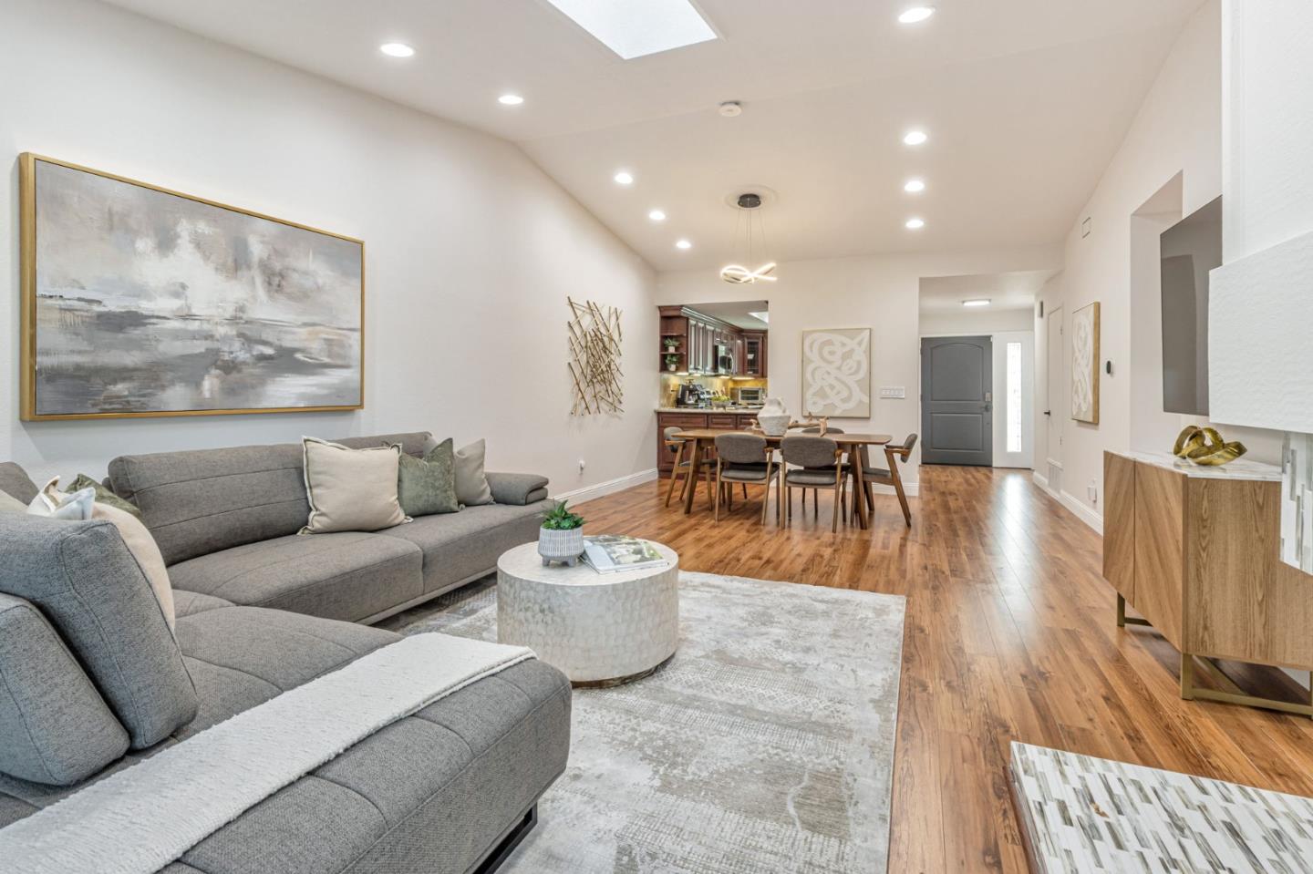 Front Image Thumbnail for ML82032685