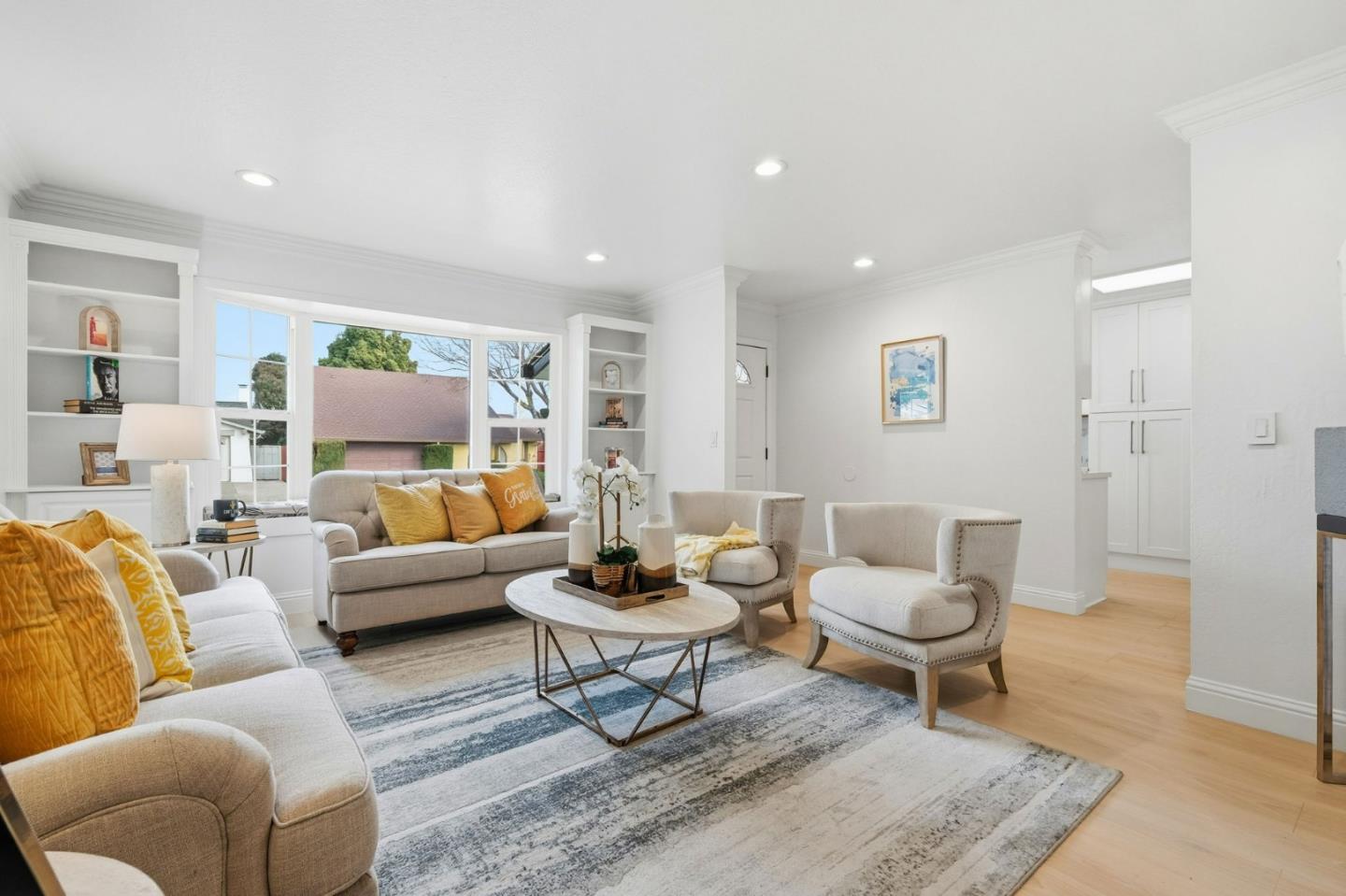 Front Image Thumbnail for ML82032702