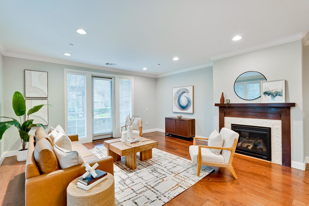 Front Image Thumbnail for ML82032724