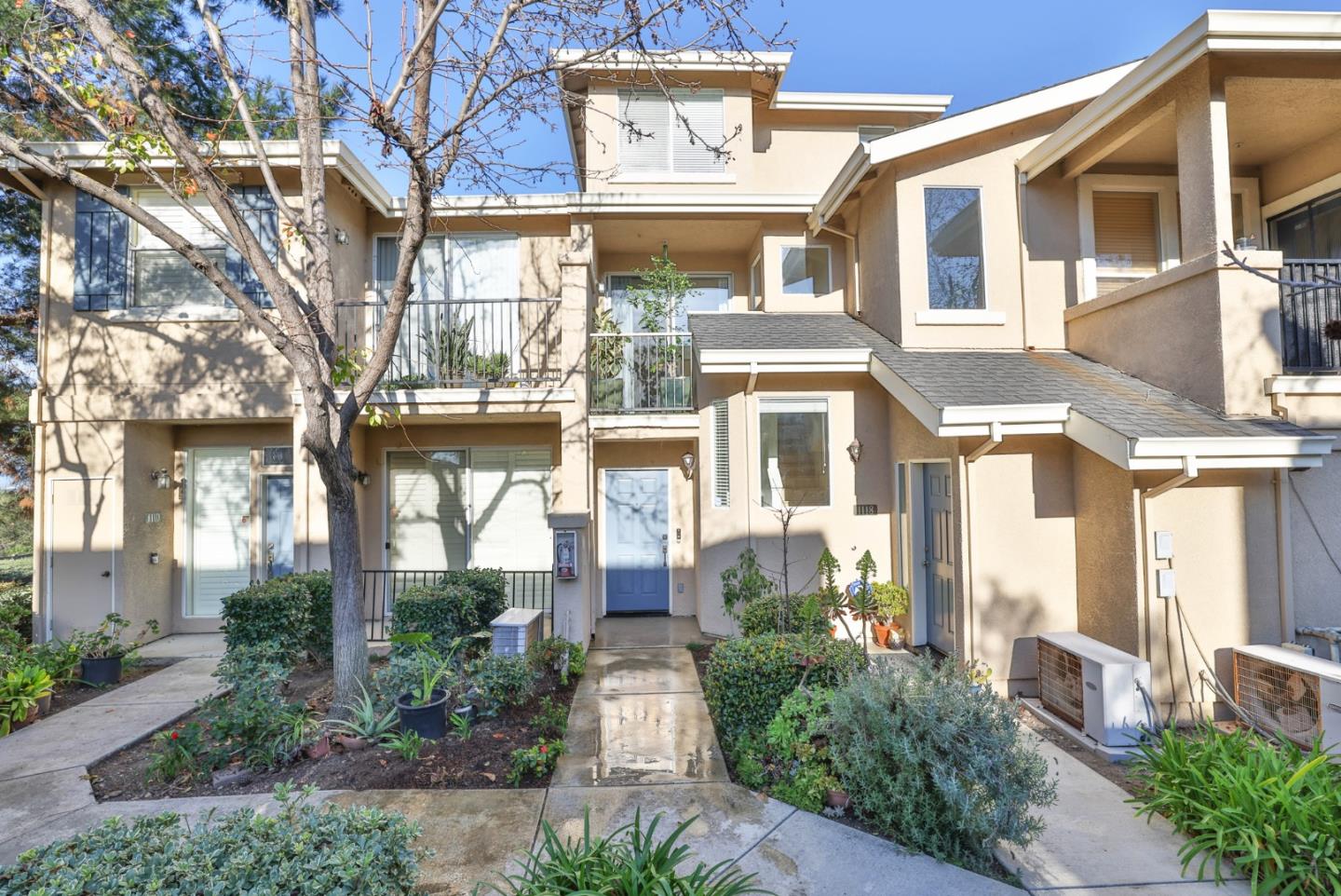 Front Image Thumbnail for ML82032733