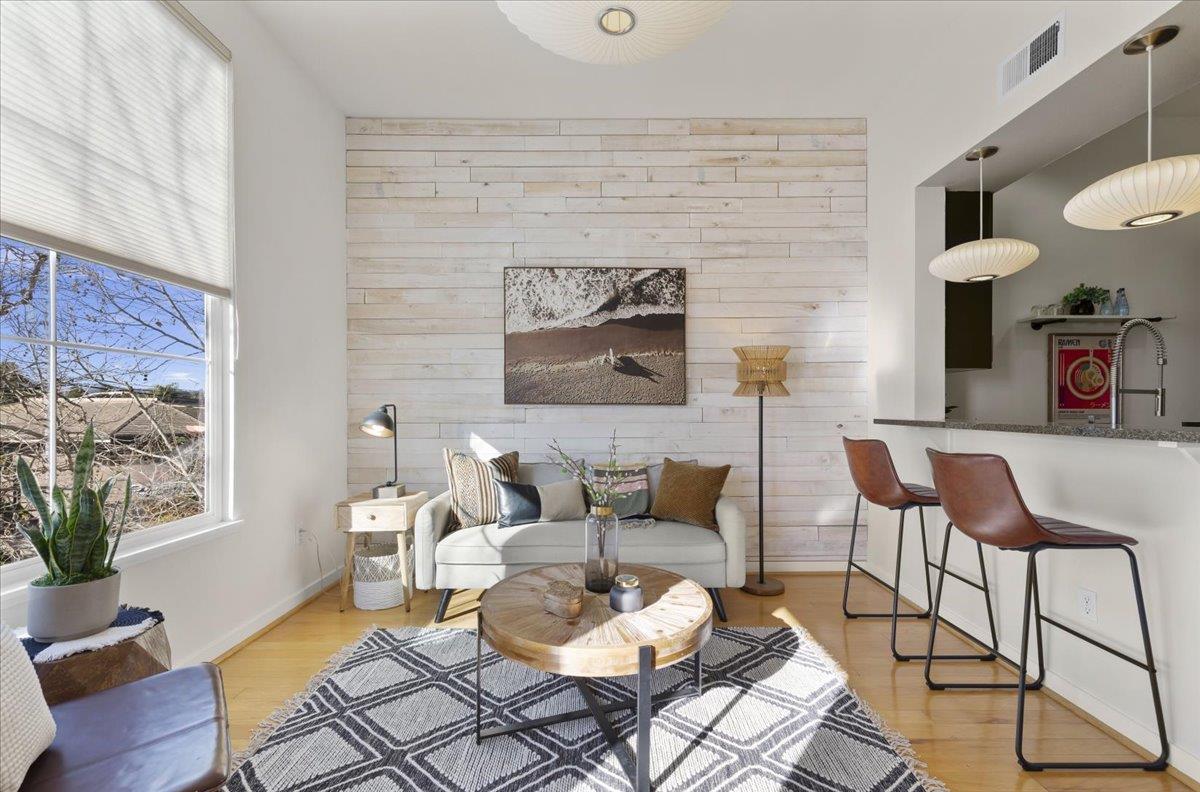 Front Image Thumbnail for ML82032817