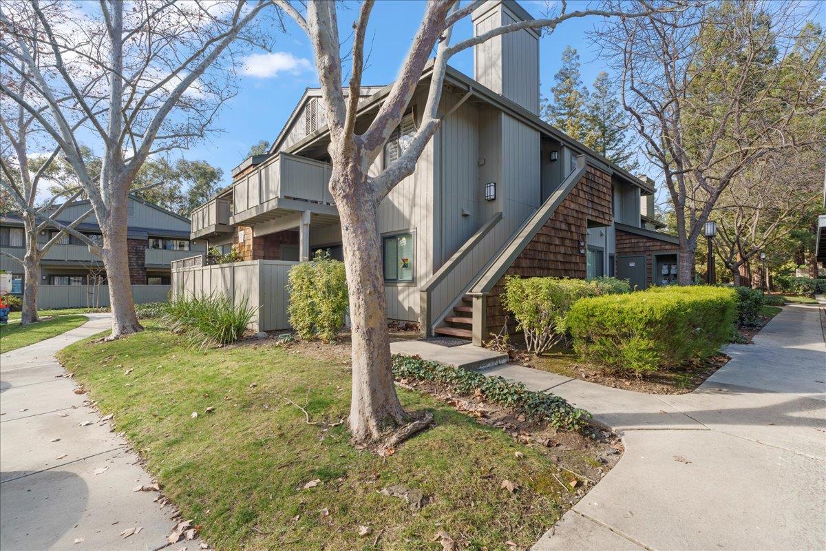 Front Image Thumbnail for ML82032825