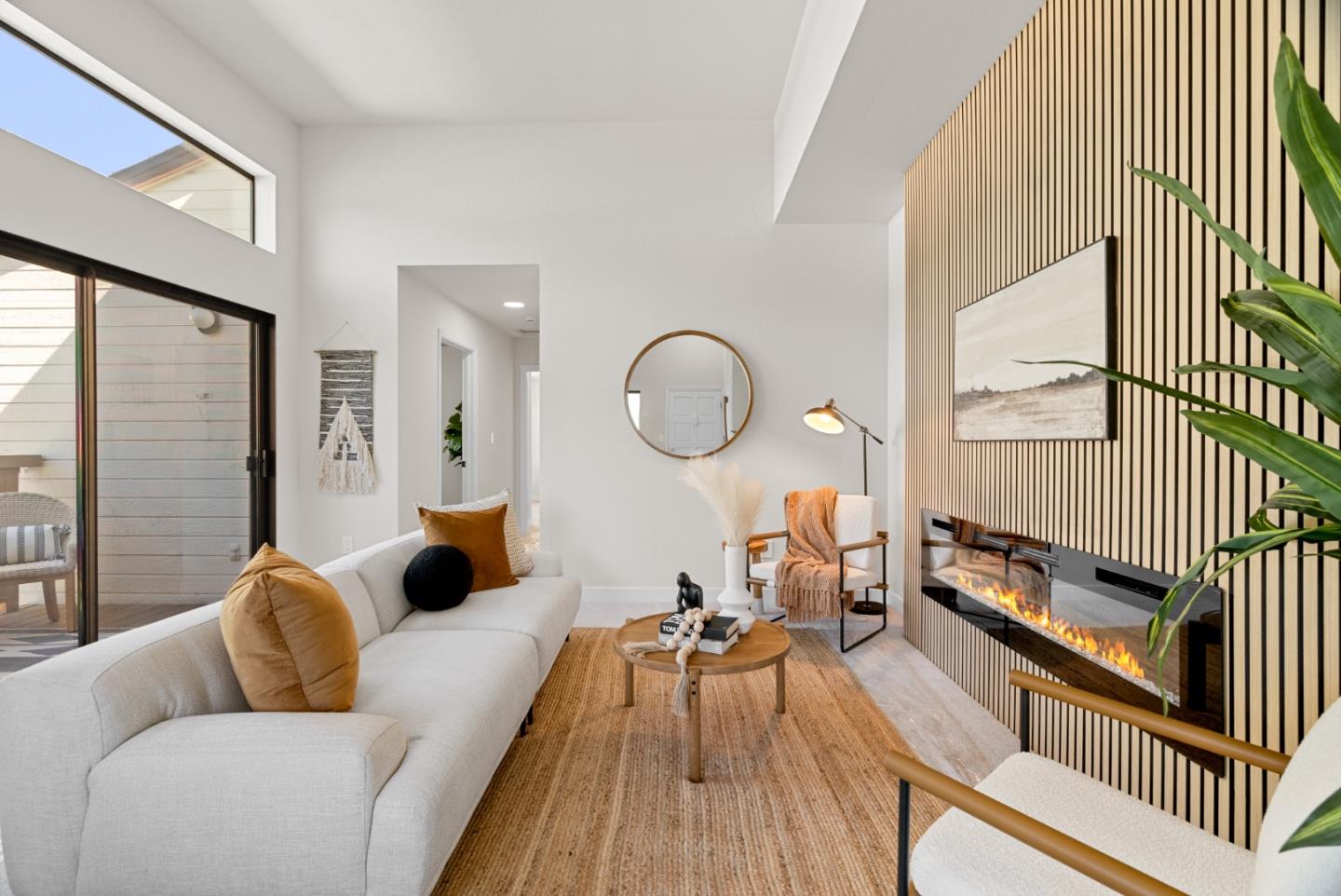 Front Image Thumbnail for ML82032832