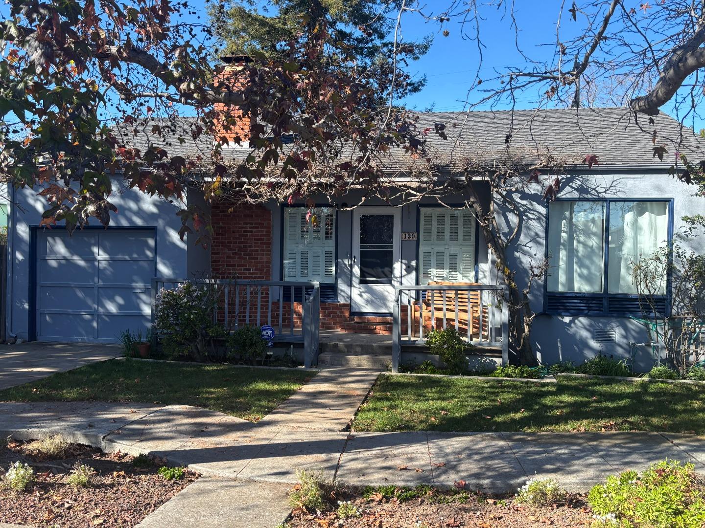 Front Image Thumbnail for ML82032900