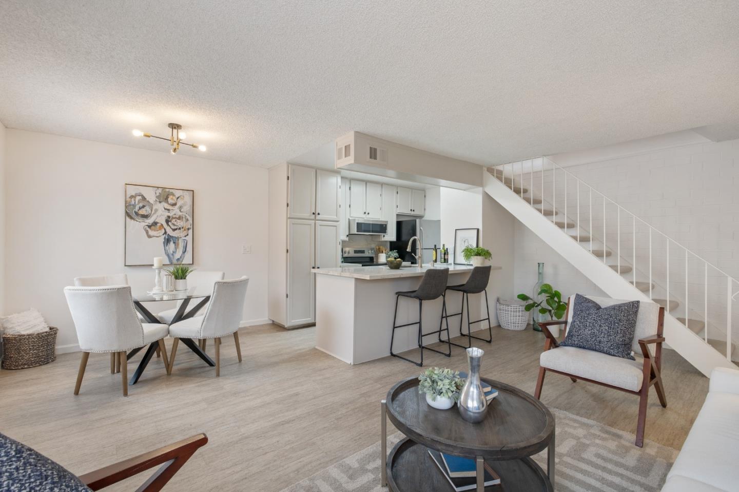 Front Image Thumbnail for ML82032953