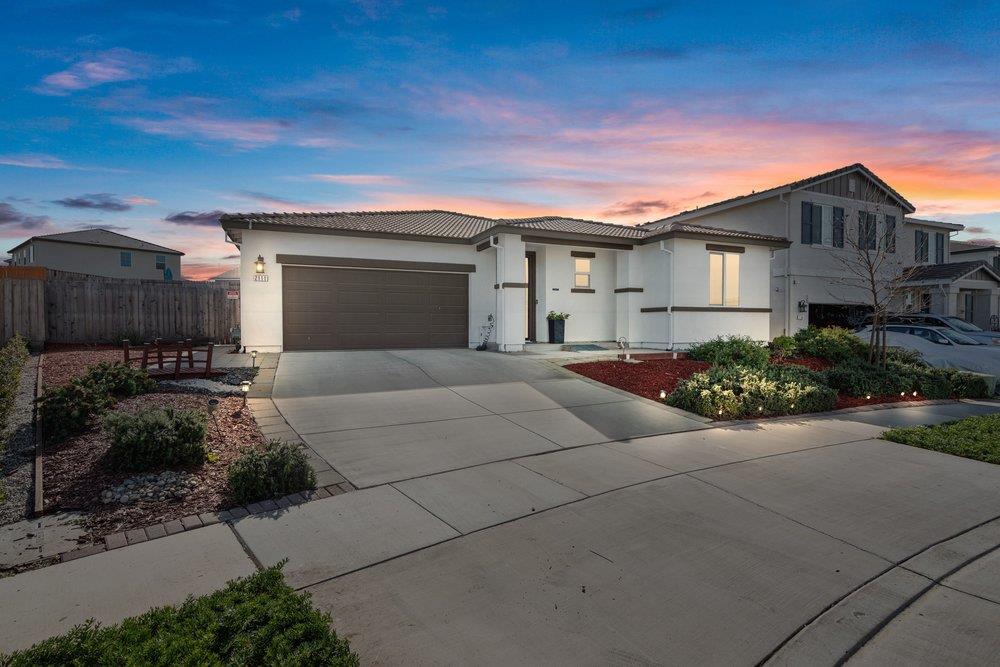 Front Image Thumbnail for ML82033003