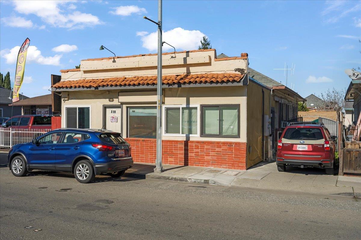 Front Image Thumbnail for ML82033009