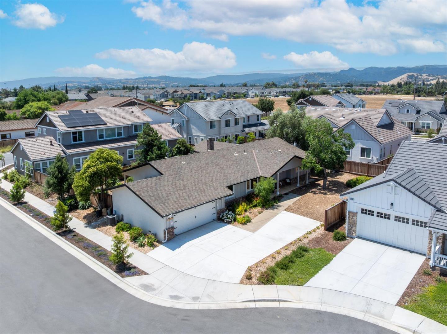 Front Image Thumbnail for ML82033031