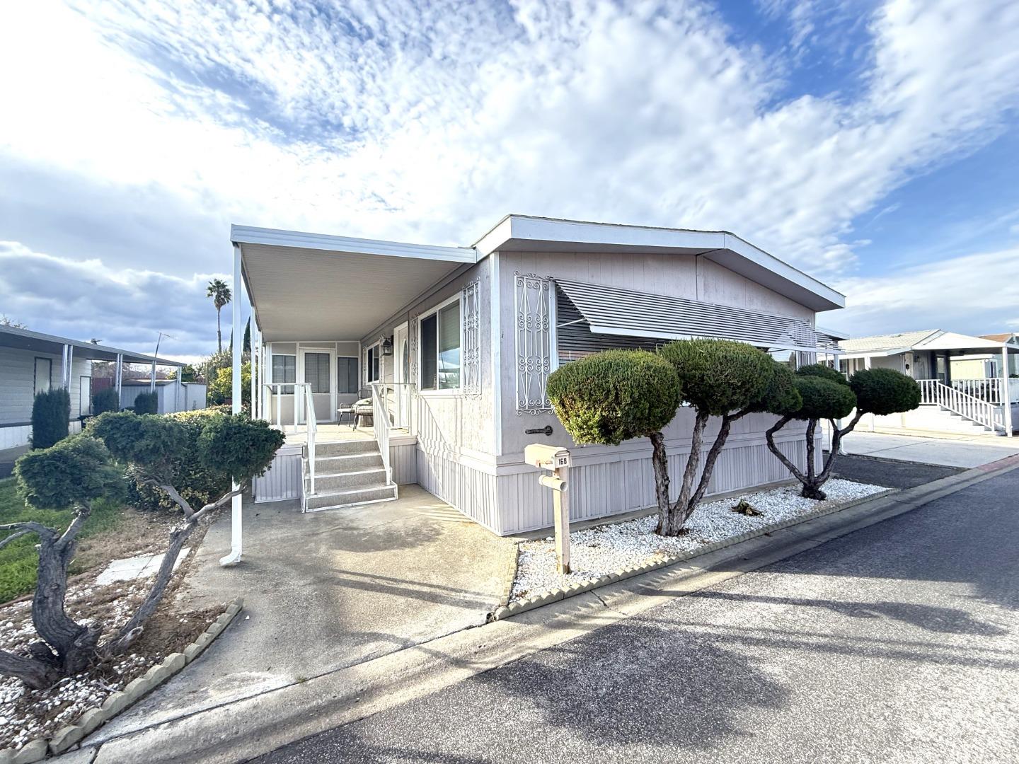 Front Image Thumbnail for ML82033074