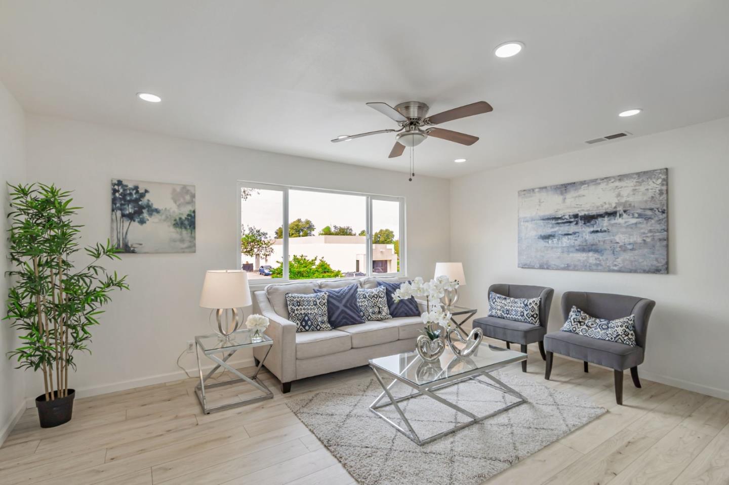 Front Image Thumbnail for ML82033126