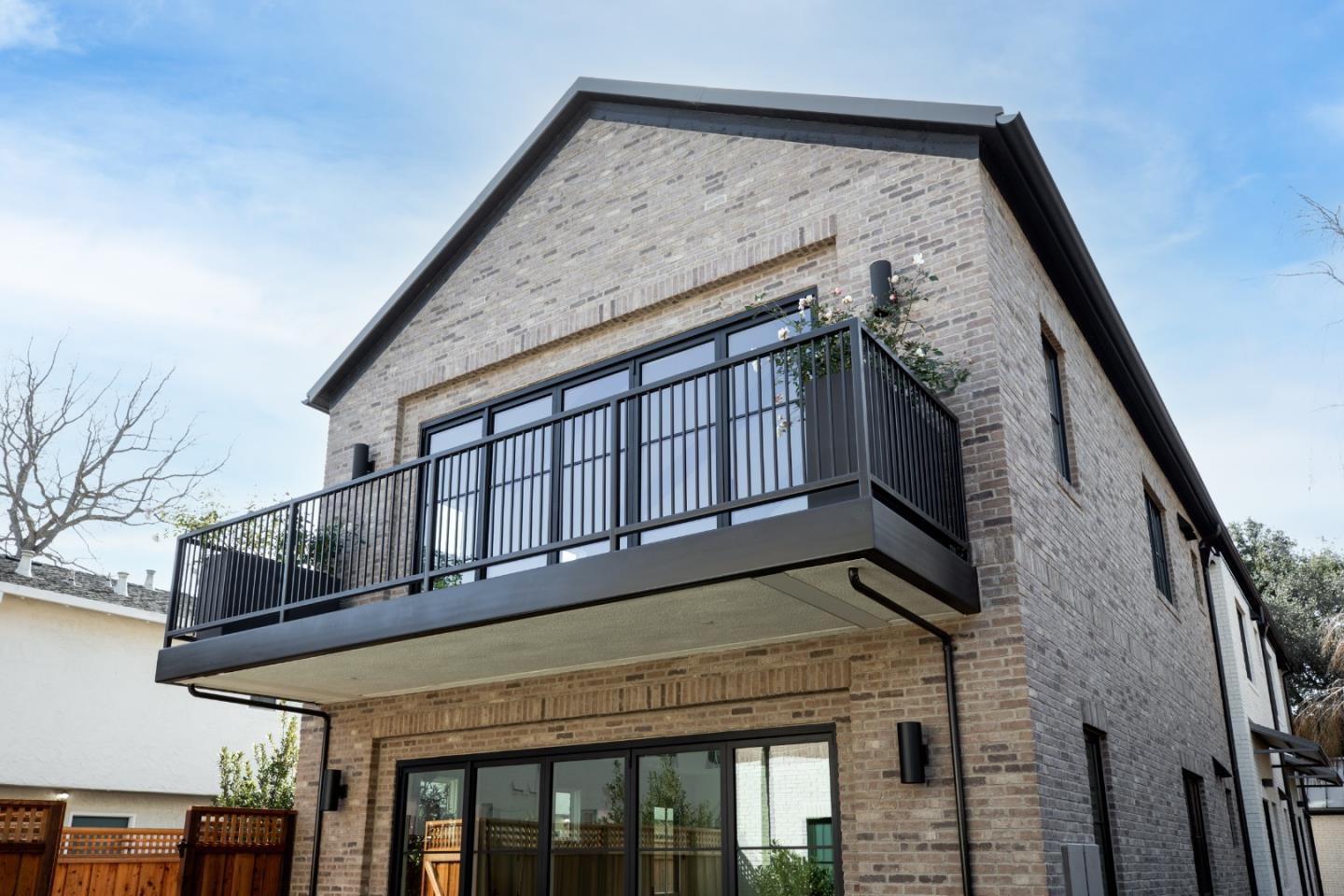 Front Image Thumbnail for ML82033135