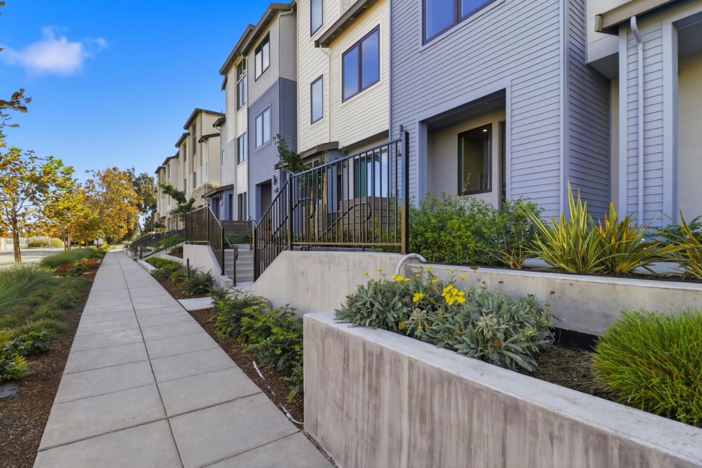 Front Image Thumbnail for ML82033139