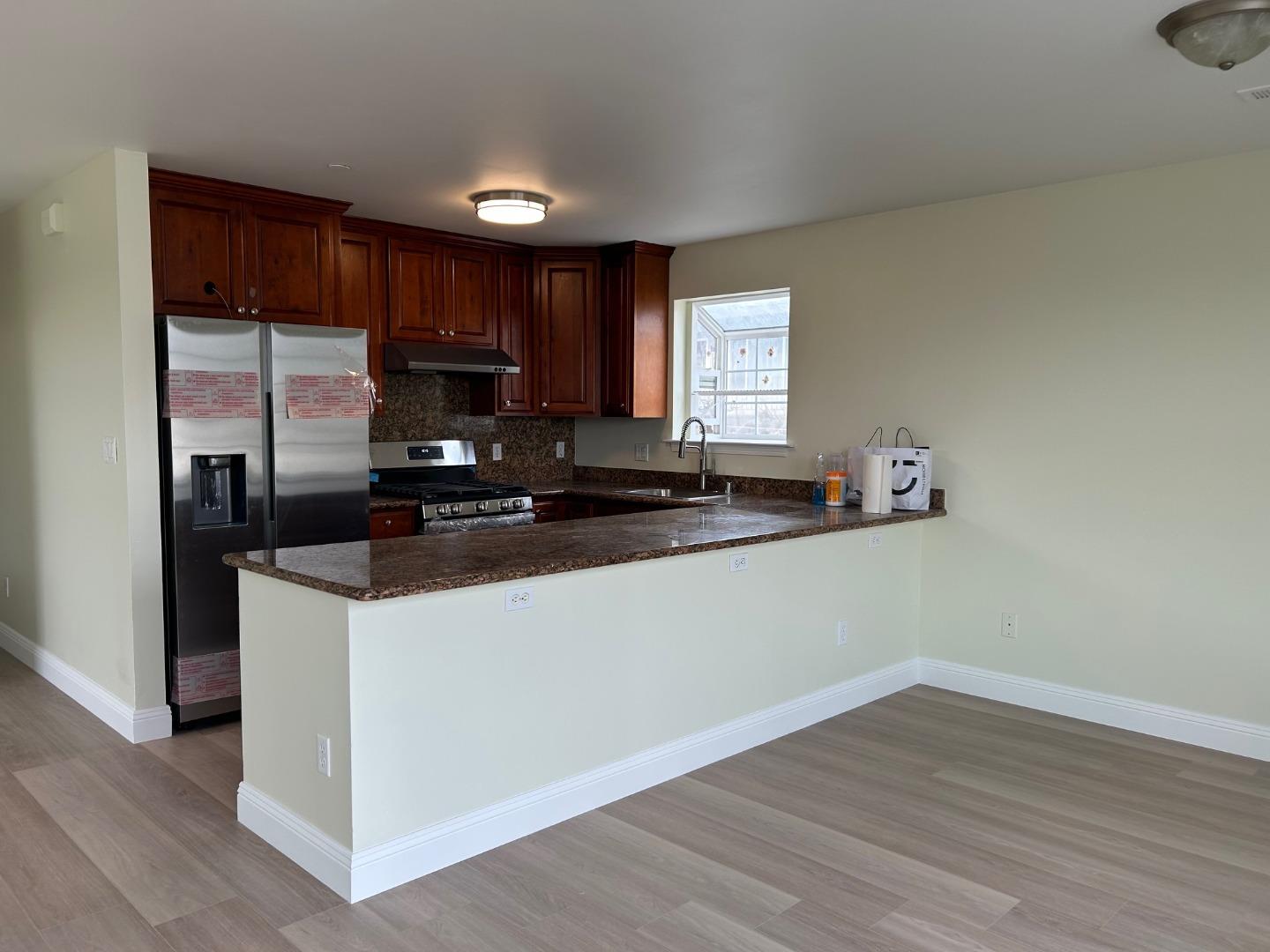 Front Image Thumbnail for ML82033166