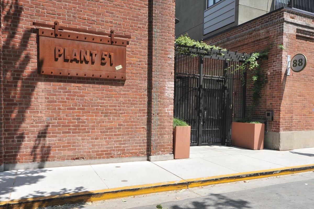 Front Image Thumbnail for ML82033244