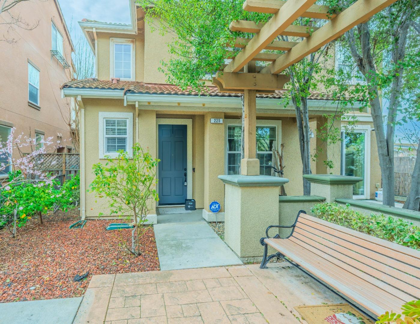 Front Image Thumbnail for ML82033281