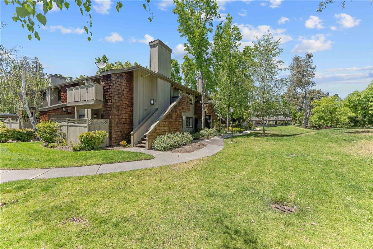 Front Image Thumbnail for ML82033294