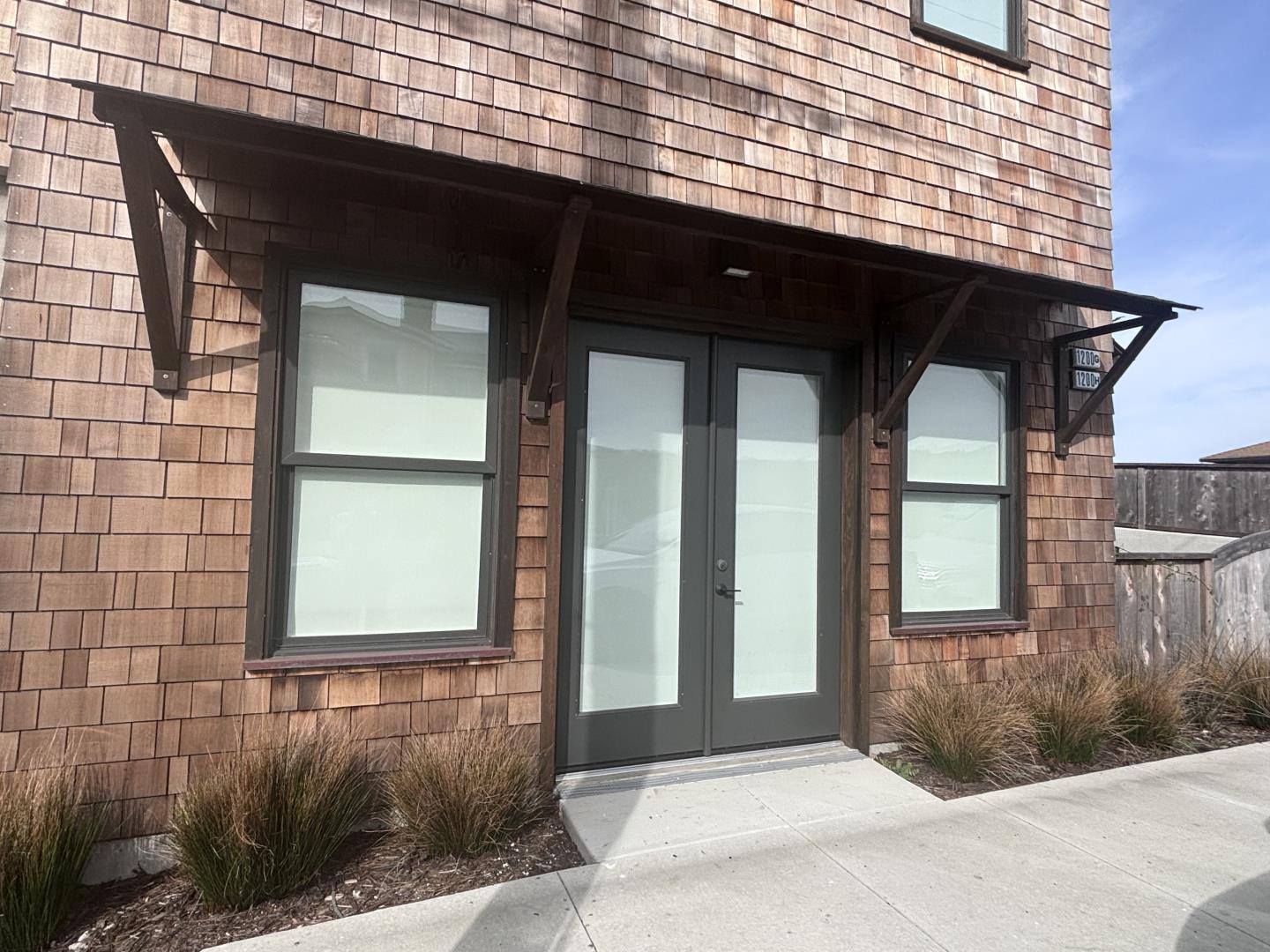 Front Image Thumbnail for ML82033306