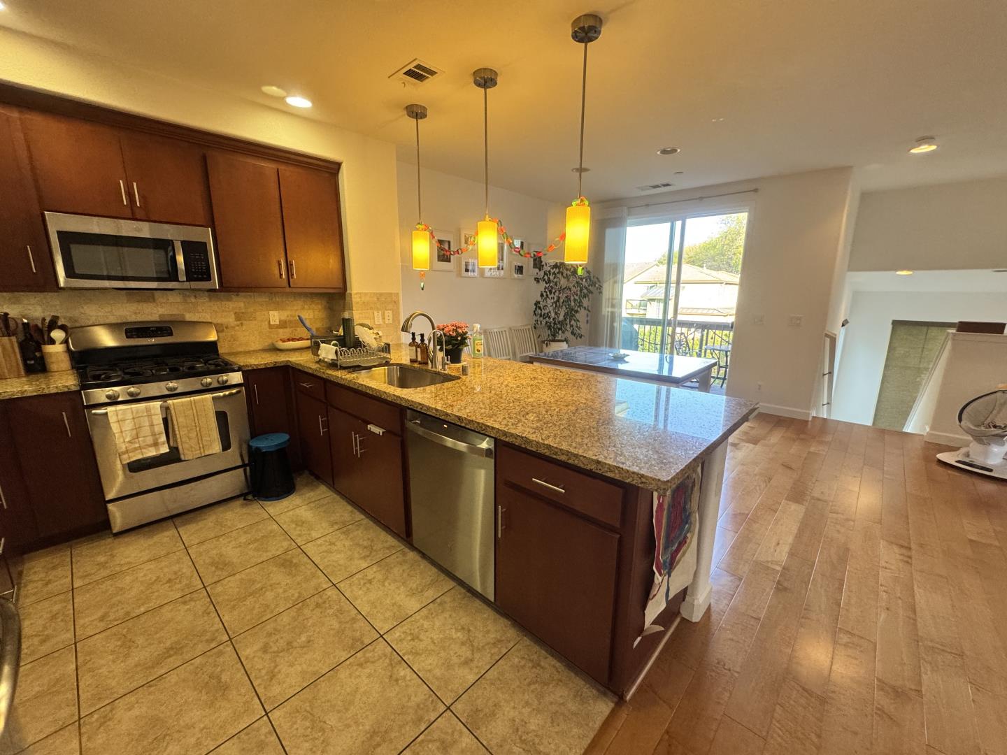 Front Image Thumbnail for ML82033346