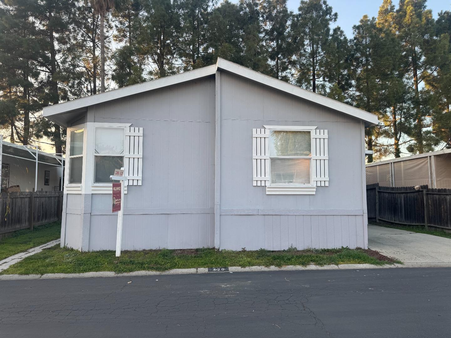 Front Image Thumbnail for ML82033424