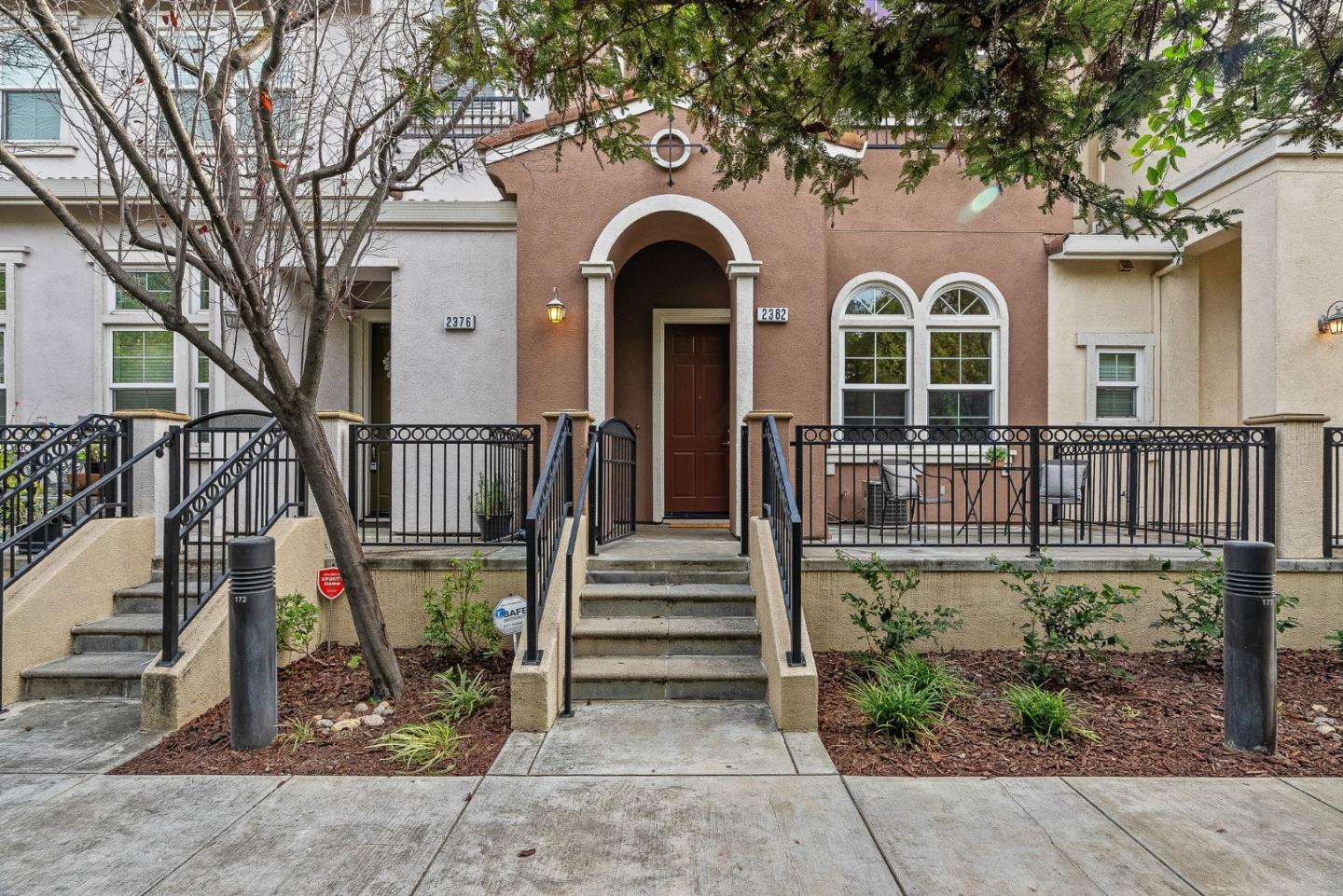 Front Image Thumbnail for ML82033471