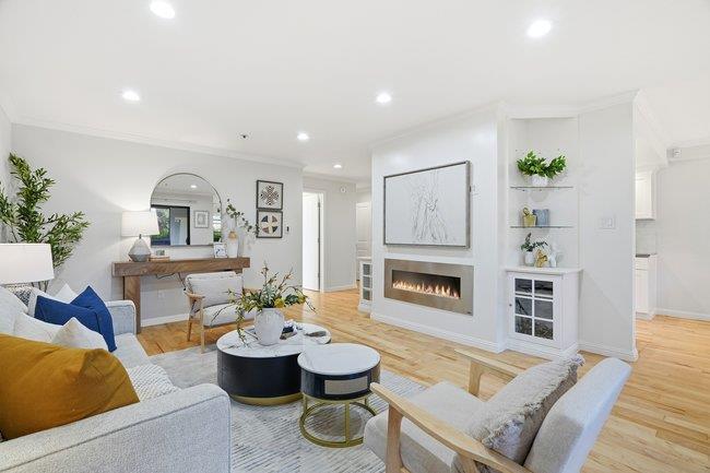 Front Image Thumbnail for ML82033513