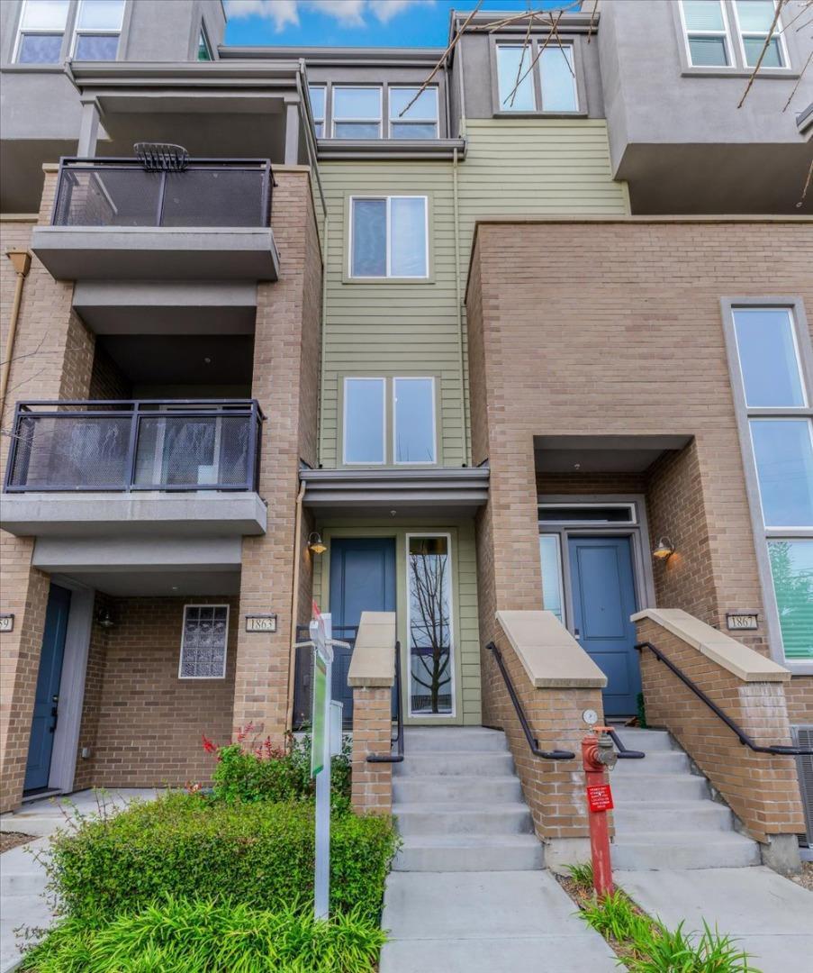 Front Image Thumbnail for ML82033522