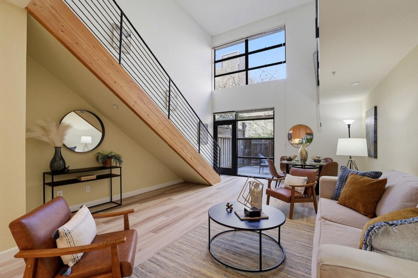 Front Image Thumbnail for ML82033561