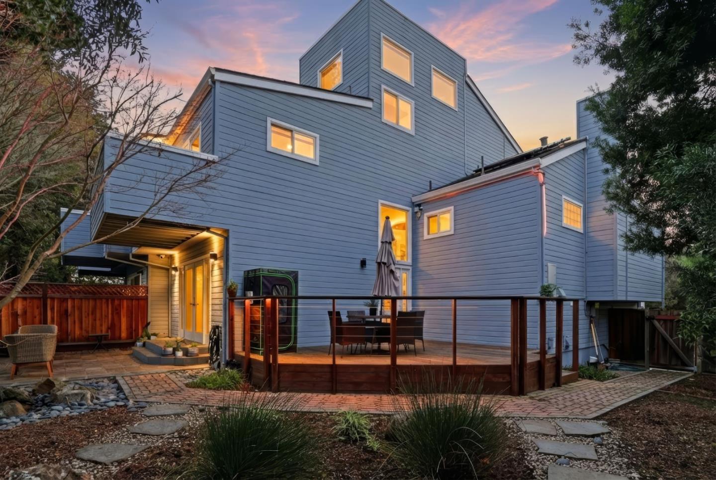 Front Image Thumbnail for ML82033612