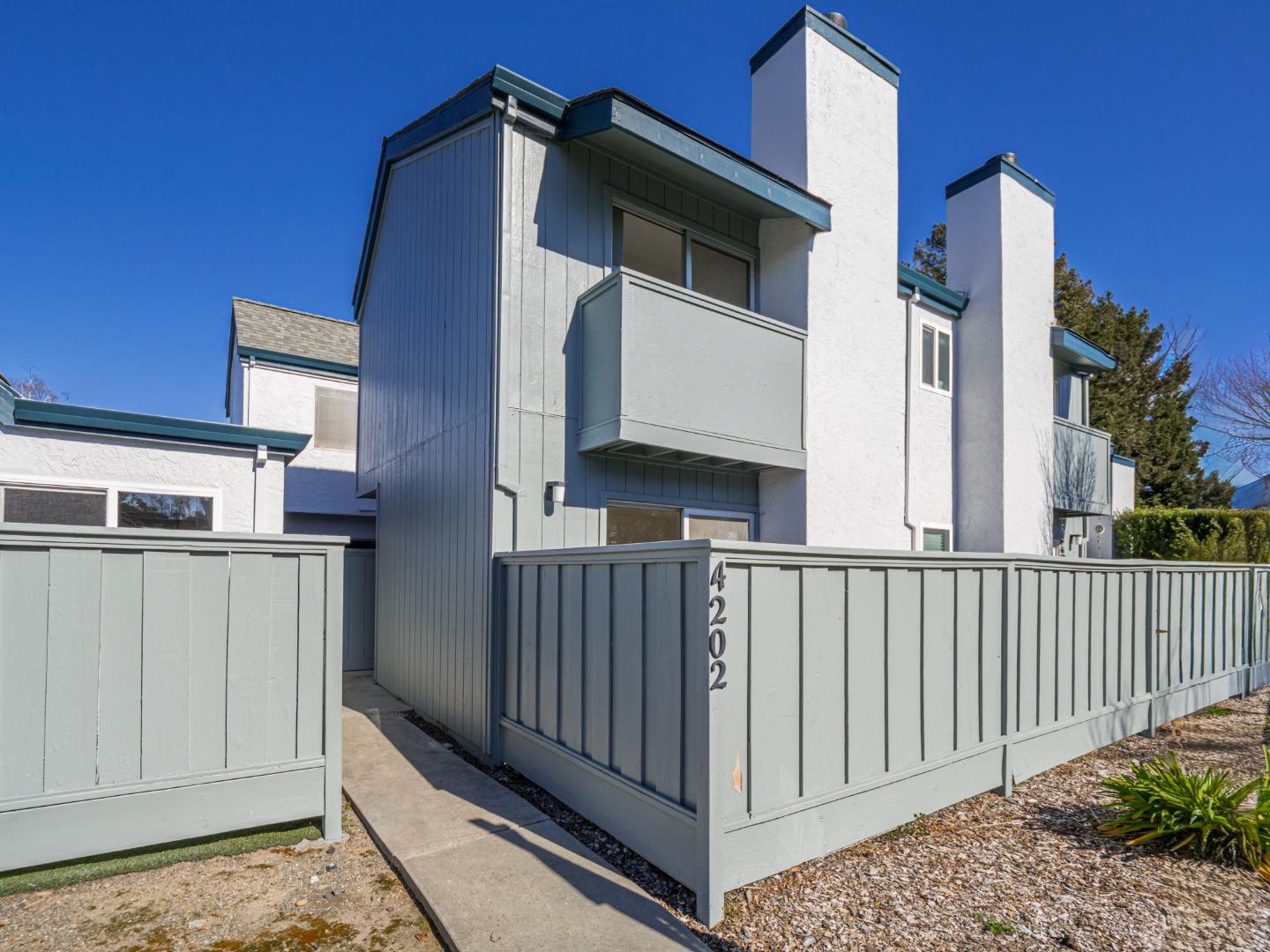 Front Image Thumbnail for ML82033614