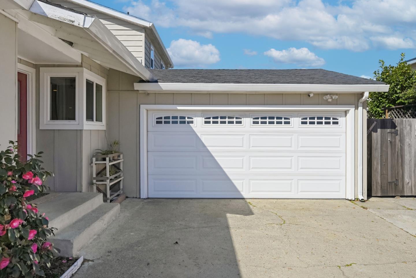 Front Image Thumbnail for ML82033641