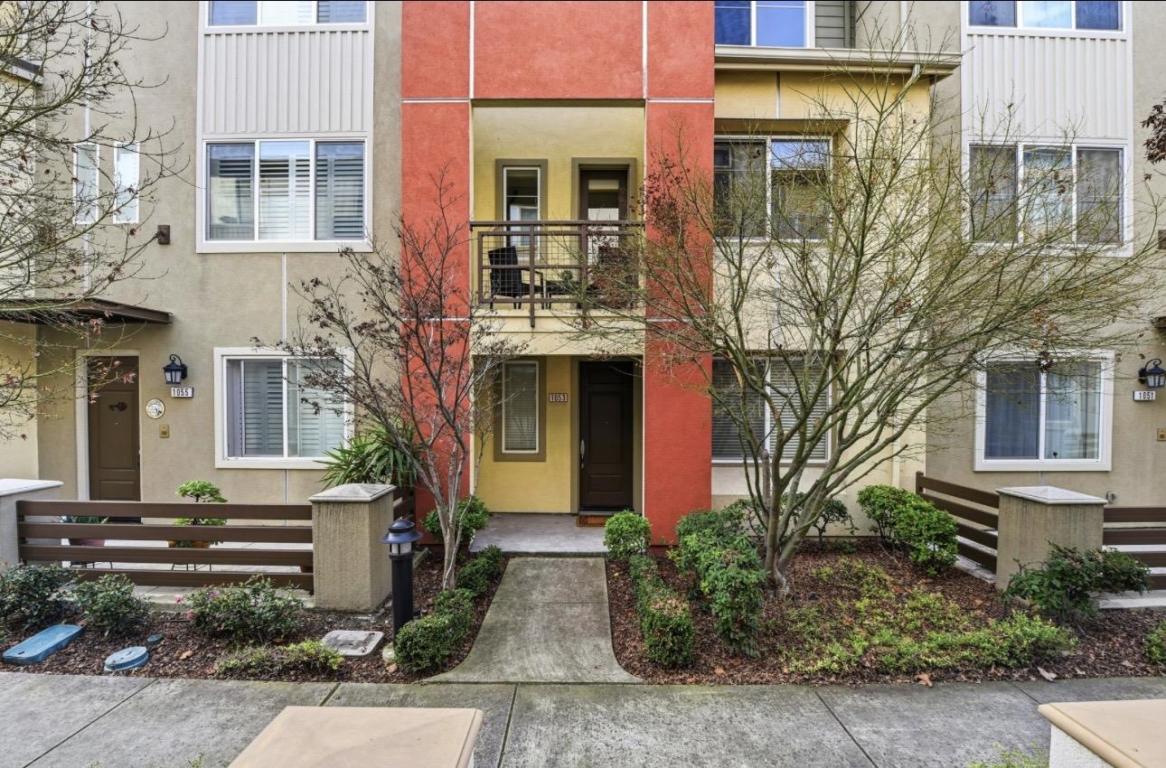 Front Image Thumbnail for ML82033673