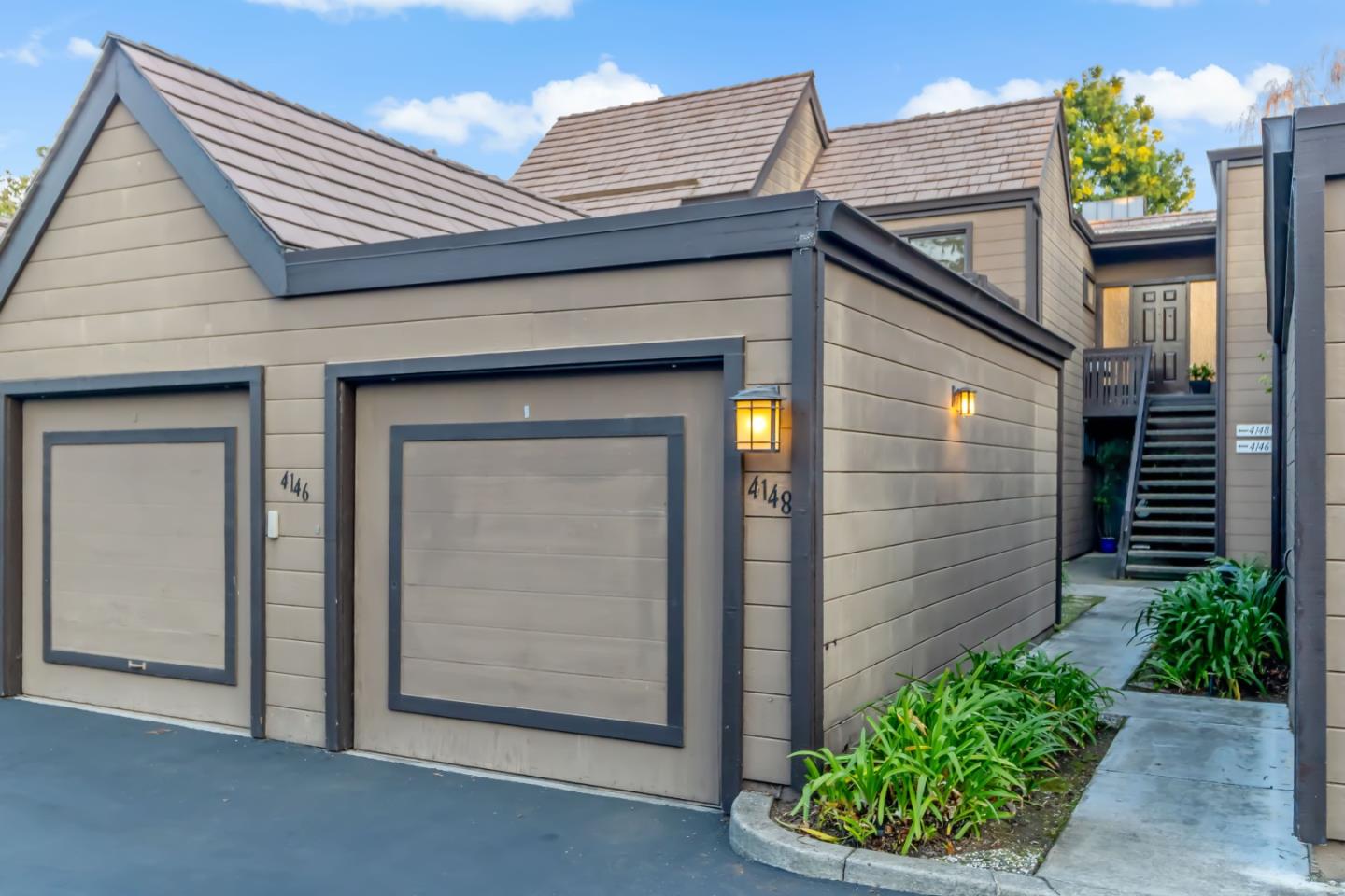 Front Image Thumbnail for ML82033735