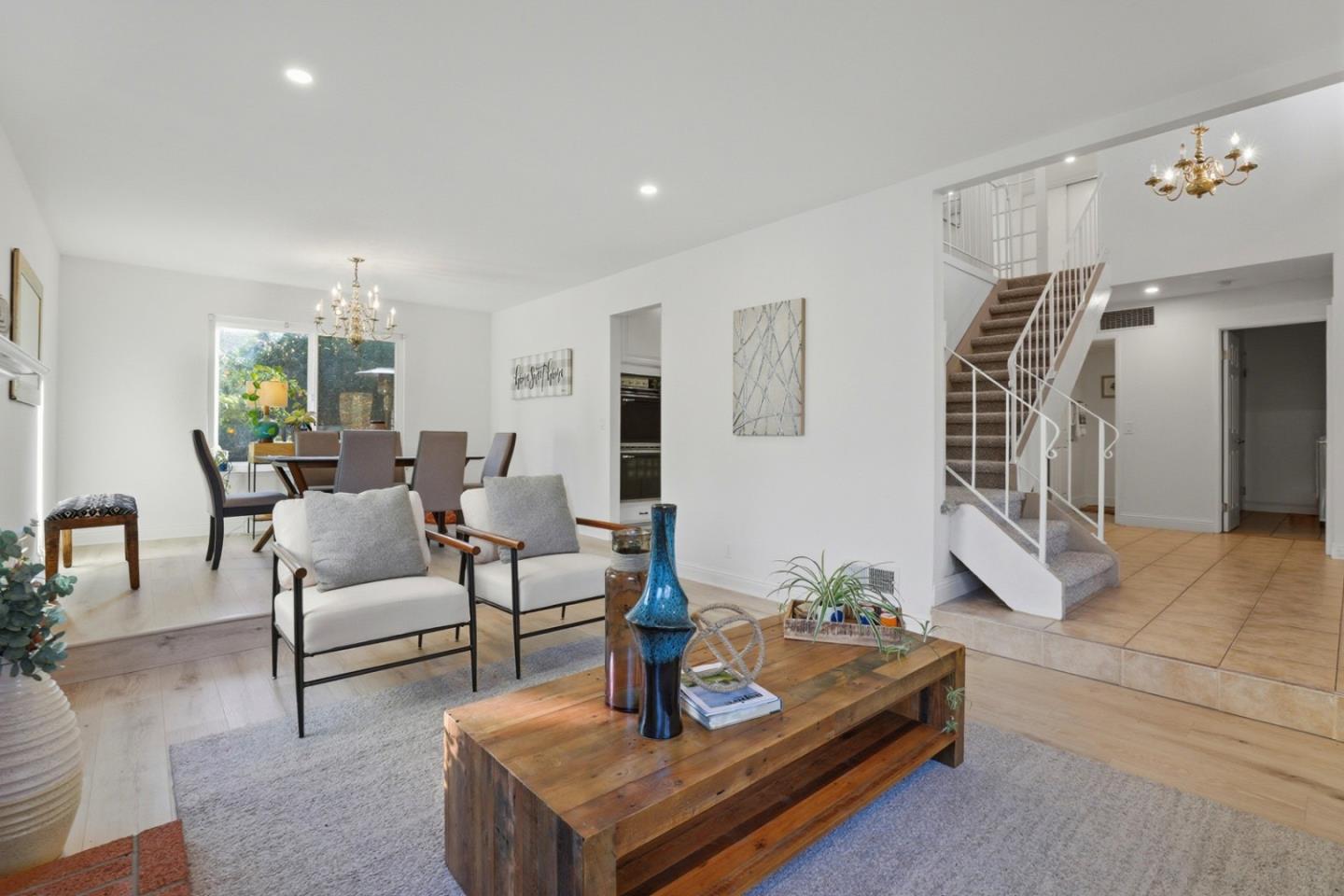 Front Image Thumbnail for ML82033750