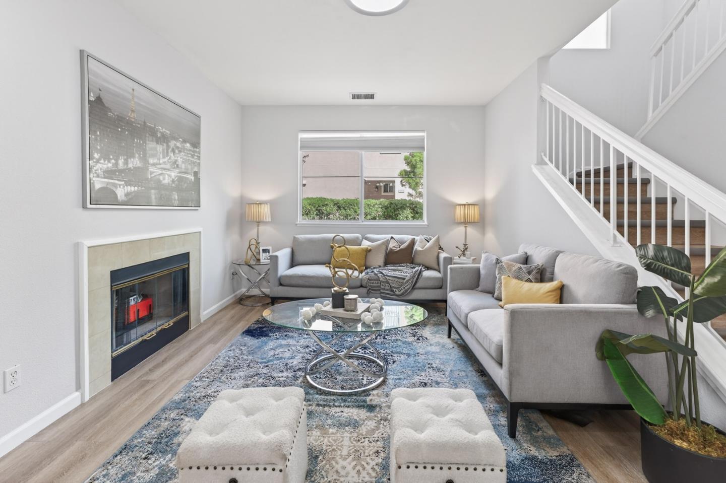 Front Image Thumbnail for ML82033828