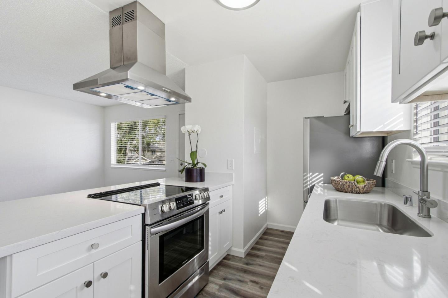 Front Image Thumbnail for ML82033860