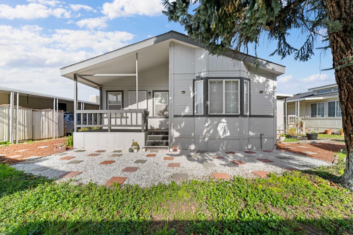 Front Image Thumbnail for ML82033890