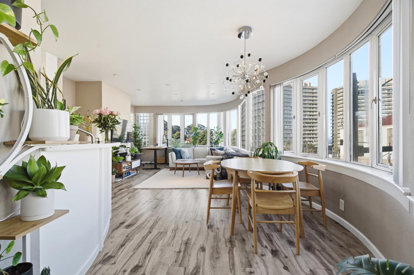 Front Image Thumbnail for ML82033980