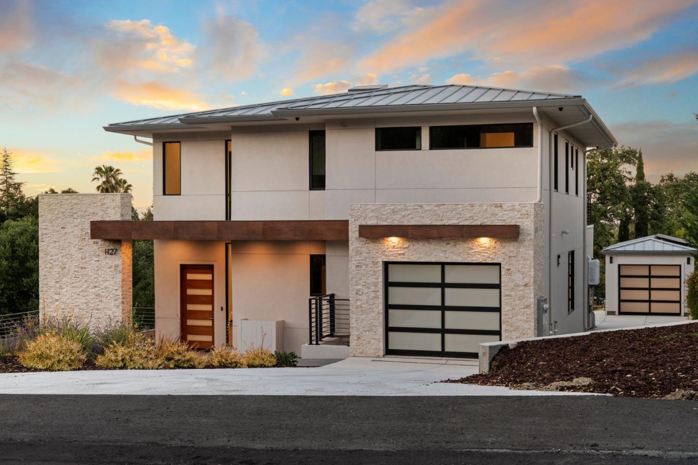 Front Image Thumbnail for ML82034024