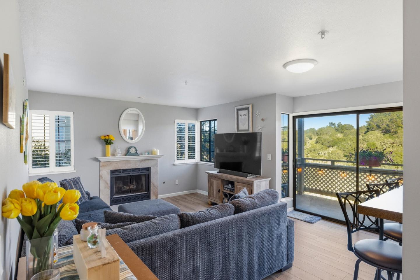 Front Image Thumbnail for ML82034040