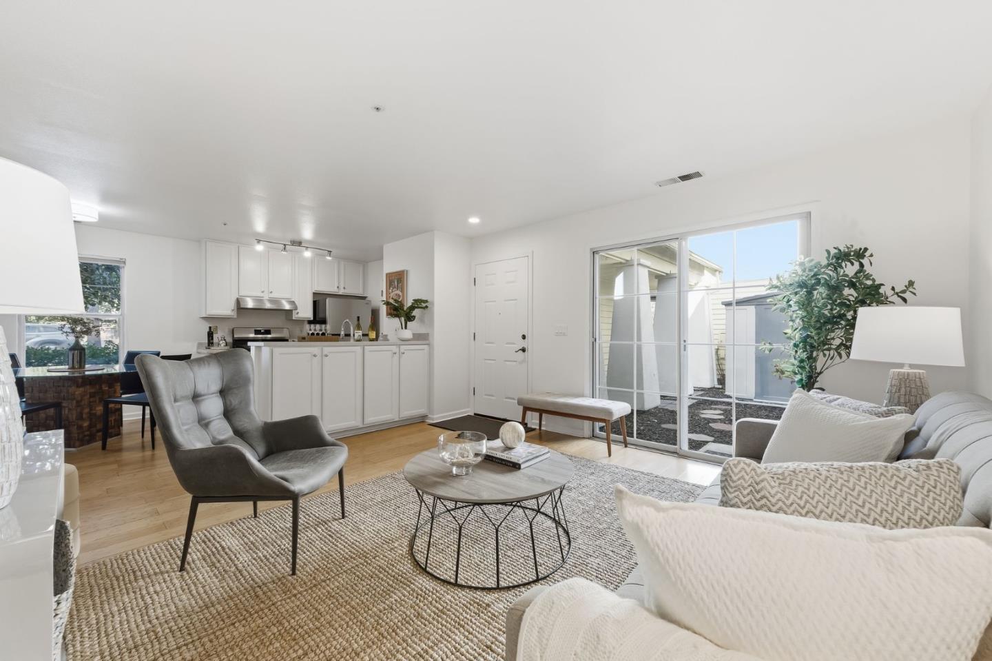 Front Image Thumbnail for ML82034051