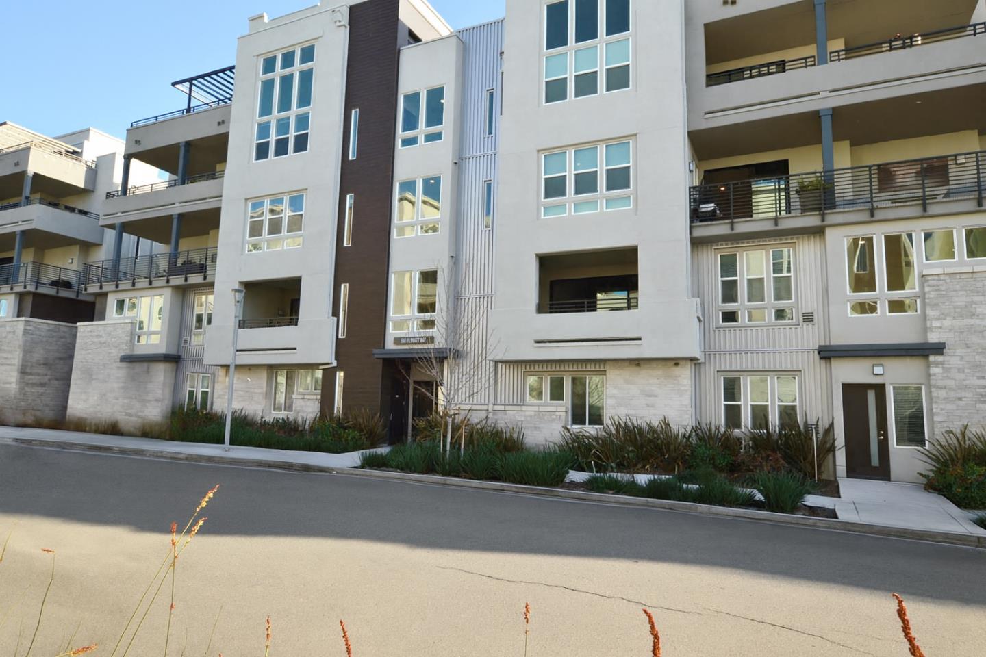 Front Image Thumbnail for ML82034085