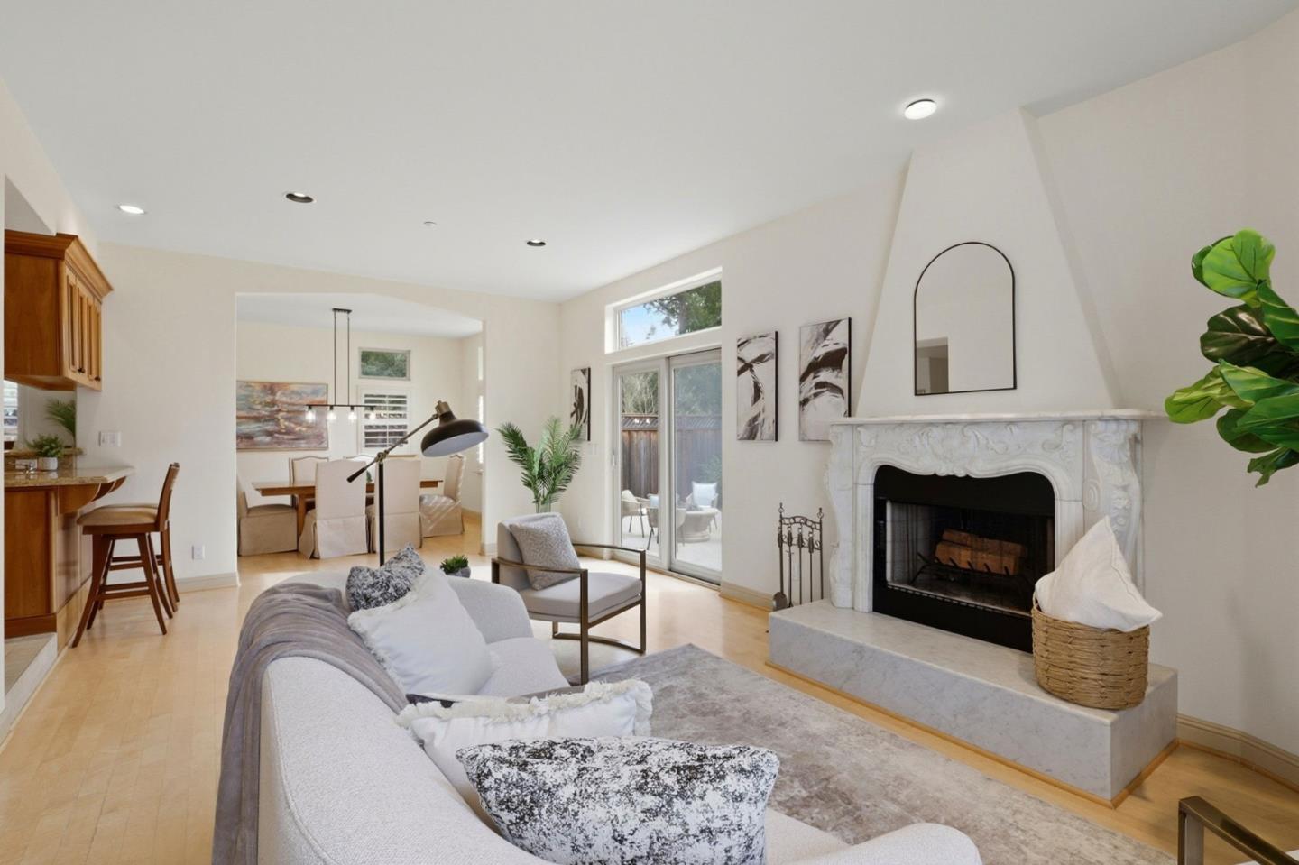 Front Image Thumbnail for ML82034206