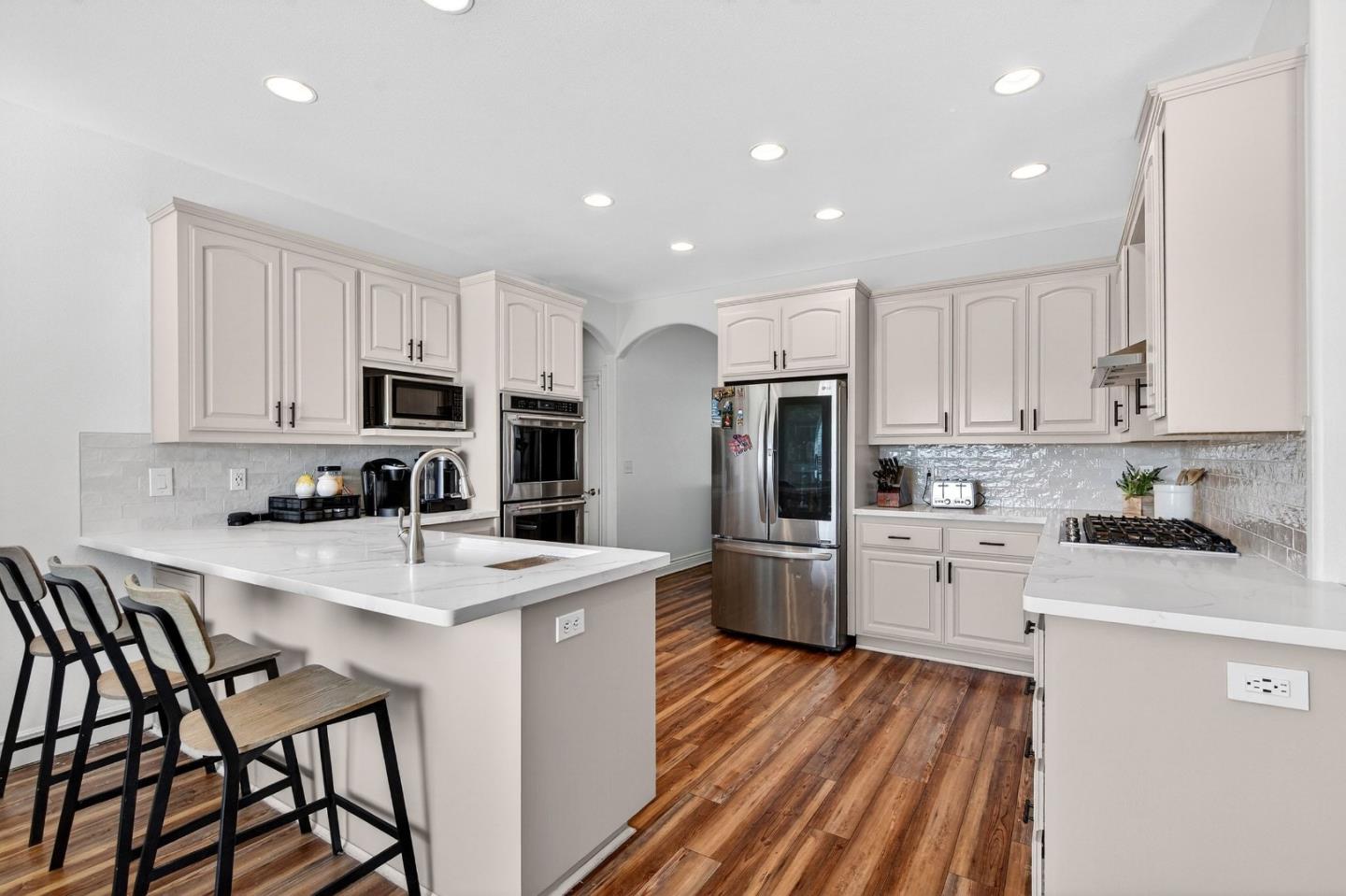 Front Image Thumbnail for ML82034301