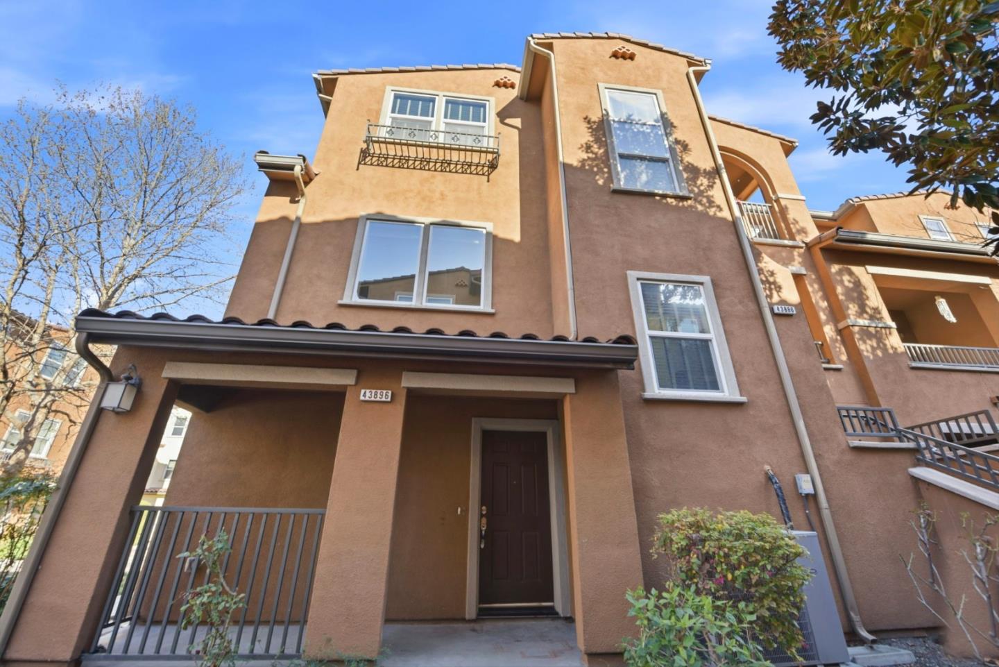 Front Image Thumbnail for ML82034358