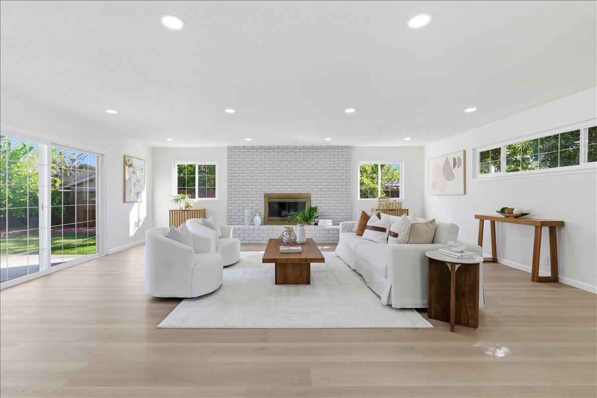 Front Image Thumbnail for ML82034535