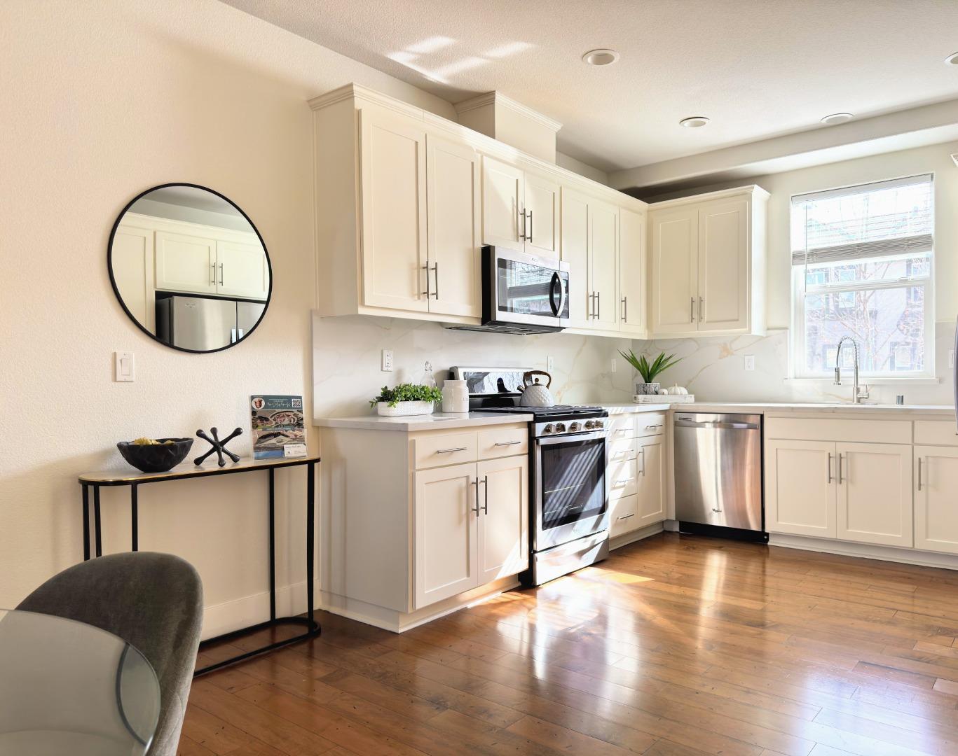 Front Image Thumbnail for ML82034549