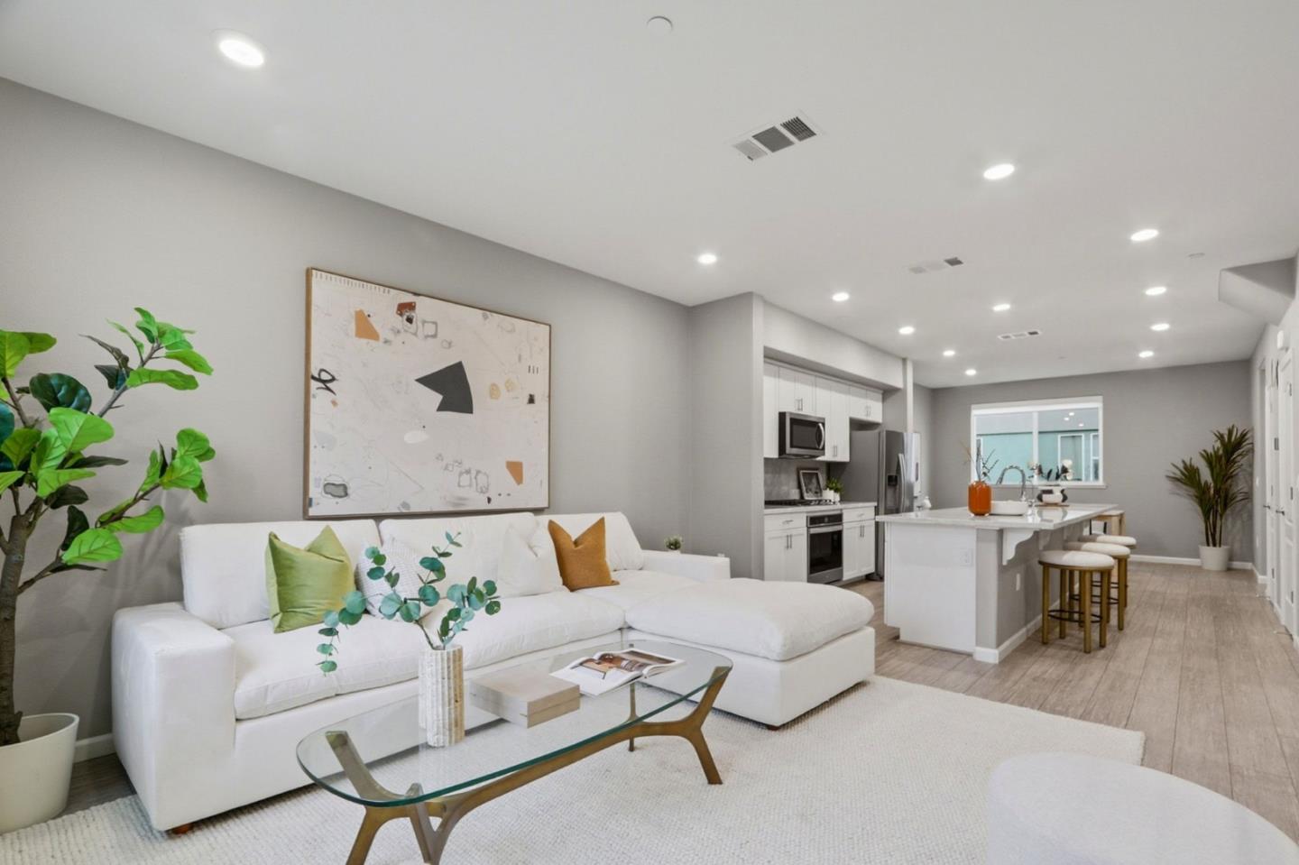 Front Image Thumbnail for ML82034577